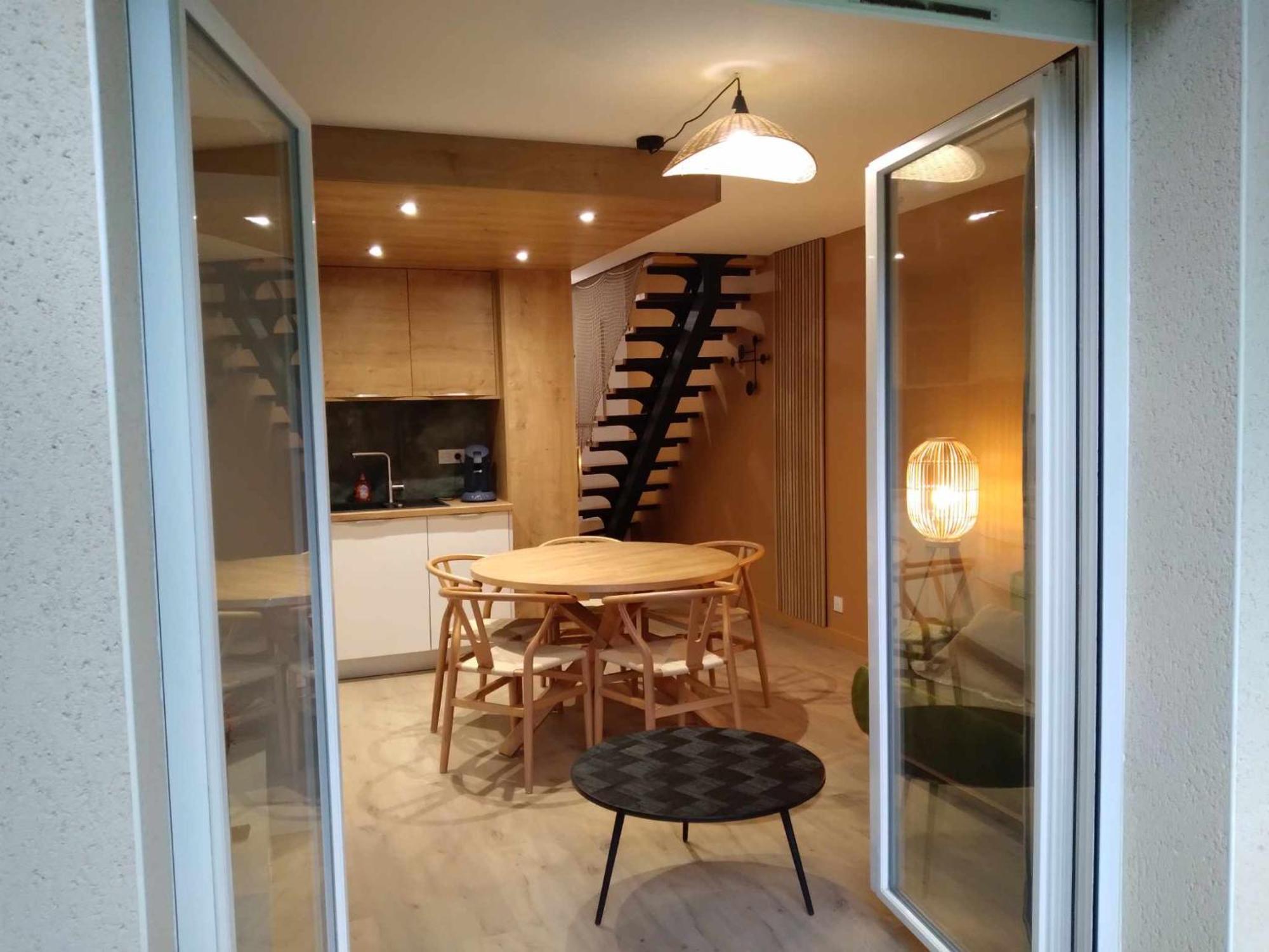Duplex Lumineux - 40m2 - 2 - Balcon Terrasse - Parking - Entierement Renove En Mai 2024 *